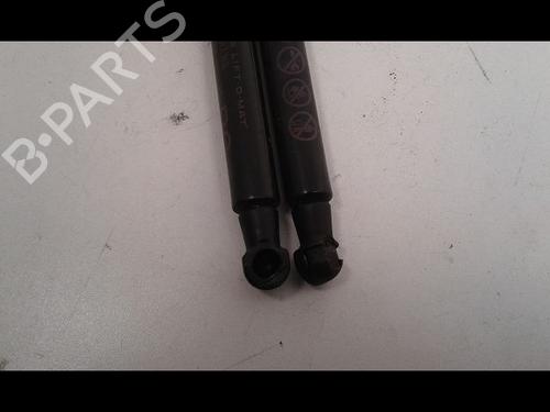 Used Tailgate lift support TOYOTA YARIS (_P13_) 1.5 Hybrid (NHP130_, NHP130) (101 hp) 14888075