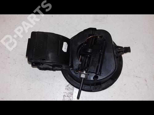 Klapa wlewu paliwa RENAULT MEGANE III Hatchback (BZ0/1_, B3_) 1.2 TCe (BZ2B, BZ11) | BP8970490C131 