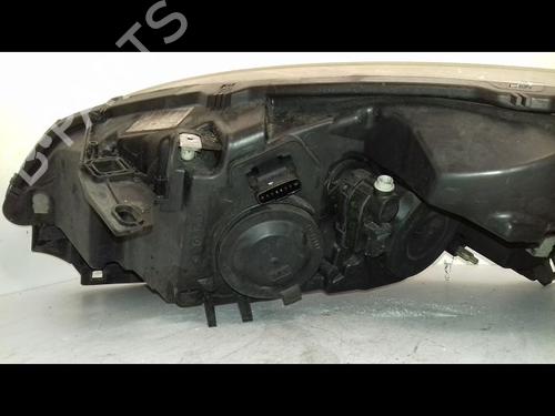 Right headlight RENAULT SCÉNIC III (JZ0/1_) 1.5 dCi | BP29226225C29 
