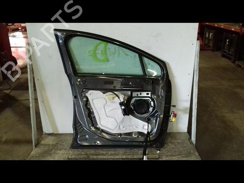 Used Left front door Left front door PEUGEOT 5008 (0U_, 0E_) 1.6 16V (120 hp) 39755482 39755482