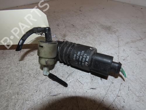 Used Washer pump Washer pump VW POLO IV (9N_, 9A_) 1.4 16V (75 hp) 33970618 33970618