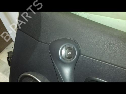 Right front door RENAULT CLIO III (BR0/1, CR0/1) 1.4 16V | BP18153529C3 
