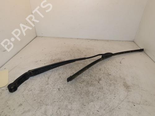 Vindrute viskerarm Vindrute viskerarm TOYOTA YARIS (_P9_) 1.0 VVT-i (KSP90_, KSP90R) (69 hp) 33970599 33970599