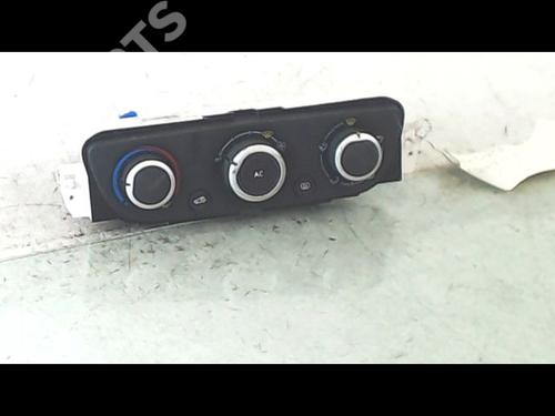 Used Climate control RENAULT MEGANE III Hatchback (BZ0/1_, B3_) 1.5 dCi (BZ09, BZ0D, BZ1W, BZ29, BZ14) (110 hp) 8969809