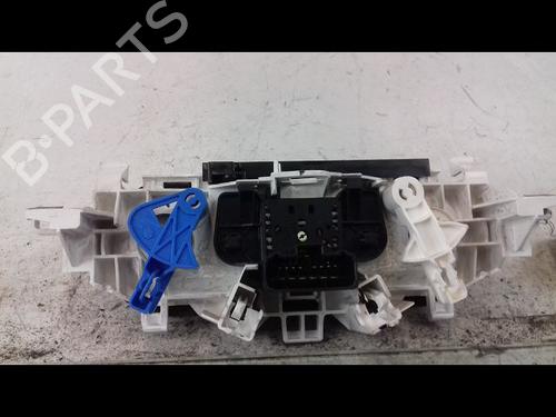 Used Climate control RENAULT TWINGO II (CN0_) 1.2 16V (CN0K, CN0V, CN0A) (76 hp) 8969570