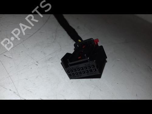 Used Left mirror VW TOURAN (1T3) 2.0 TDI (140 hp) 30949860