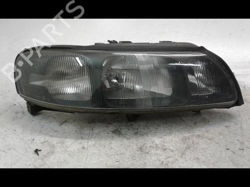Used Right headlight Right headlight VOLVO S60 I (384) 2.4 D (163 hp) 23196170 23196170