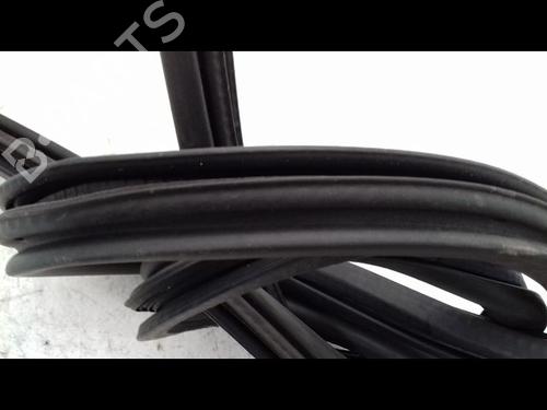 Rubber door seal PEUGEOT 308 SW II (LC_, LJ_, LR_, LX_, L4_) 1.6 BlueHDi 120 | BP14887863C142