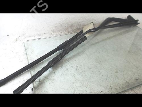 Used Front windshield wiper arm PEUGEOT 206+ (2L_, 2M_) 1.4 HDi eco 70 (68 hp) 14888405