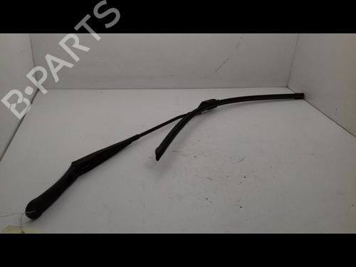 Used Front windshield wiper arm FORD FIESTA VII (HJ, HF) 1.0 EcoBoost (101 hp) 29226772
