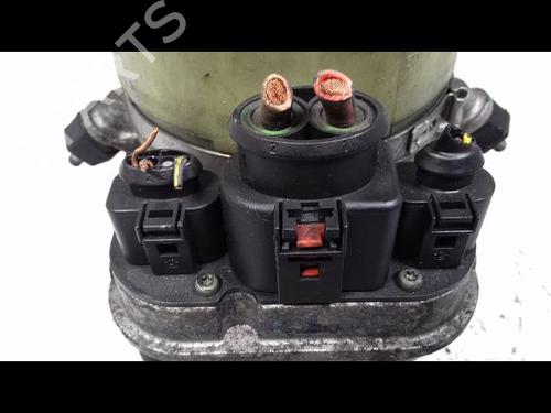 Used Steering pump VW POLO IV (9N_, 9A_) 1.2 12V (64 hp) 9872892