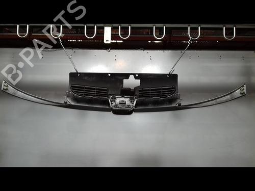 Grill PEUGEOT 206 Hatchback (2A/C) 1.4 16V (88 hp) 30949645