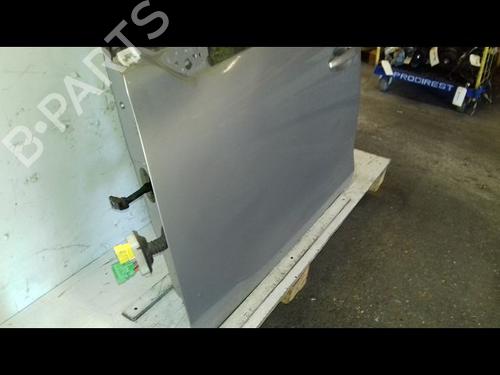 Left front door PEUGEOT 208 I (CA_, CC_) 1.2 VTI 82 | BP29225021C2