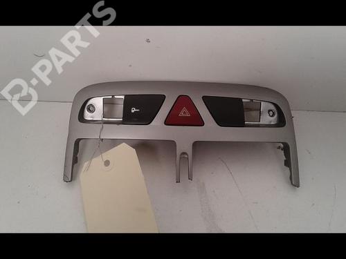 Used Warning switch PEUGEOT 307 Break (3E) 1.6 16V (109 hp) 8971649