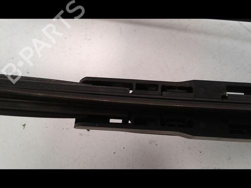 Used Front windshield wiper arm PEUGEOT 206 Hatchback (2A/C) 1.4 i (75 hp) 14888523