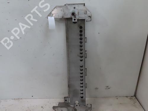 Used Front bumper reinforcement MINI MINI (R50, R53) One (90 hp) 30952458
