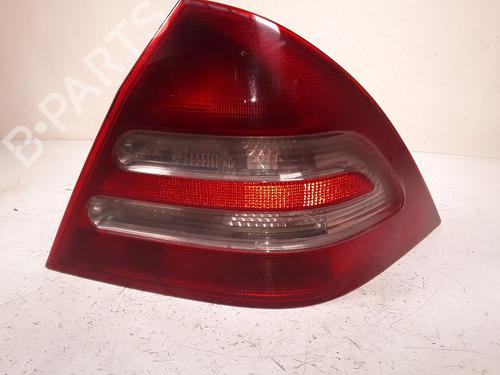 Used Right taillight MERCEDES-BENZ C-CLASS (W203) C 200 CDI (203.004) (116 hp) 8990731