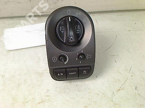 Used Headlight switch JAGUAR X-TYPE I Estate (X400) 2.0 D (130 hp) 8975192