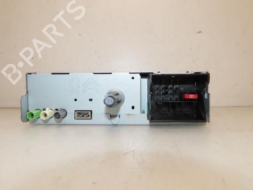 Used Radio PEUGEOT 5008 (0U_, 0E_) 1.6 HDi (112 hp) 30952280