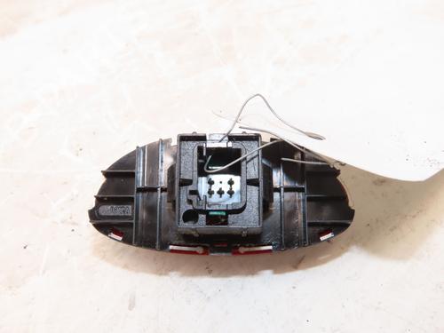 Used Warning switch PEUGEOT 206+ (2L_, 2M_) 1.4 i (2LKFWA, 2MKFWA) (75 hp) 28082189