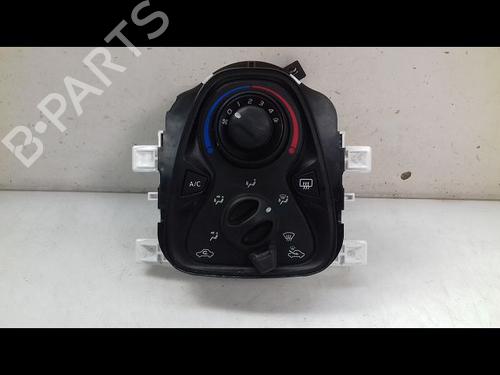 climate-control-peugeot-108-10-vti-72-1611306080-2014-14956427 main image