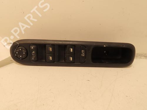 Used Left front window switch PEUGEOT 5008 (0U_, 0E_) 1.6 HDi (114 hp) 30953582