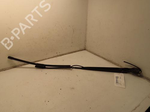 Used Front windshield wiper arm CITROËN C4 CACTUS 1.6 BlueHDi 100 (99 hp) 31030884