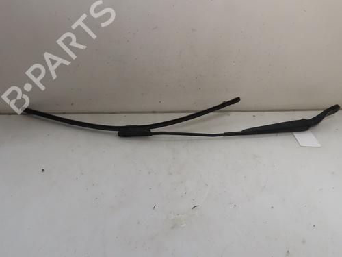 Used Front windshield wiper arm RENAULT MEGANE III Grandtour (KZ0/1) 1.5 dCi (KZ09, KZ0D, KZ1G, KZ29, KZ14, KZ1W, KZ10, KZ1F,... (110 hp) 23413296