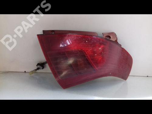 Used Right taillight SUZUKI SWIFT III (MZ, EZ) 1.3 DDiS (RS413D) (69 hp) 8982492