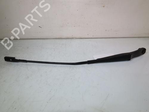 Used Front windshield wiper arm AUDI Q2 (GAB, GAG) 35 TDI (150 hp) 26968590