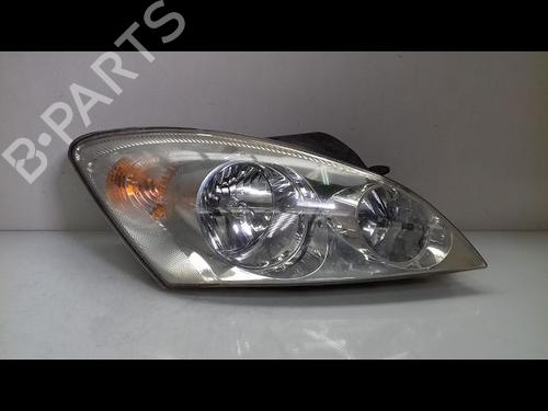 Used Right headlight KIA CEE'D Hatchback (ED) 1.6 CRDi 115 (115 hp) 9247686