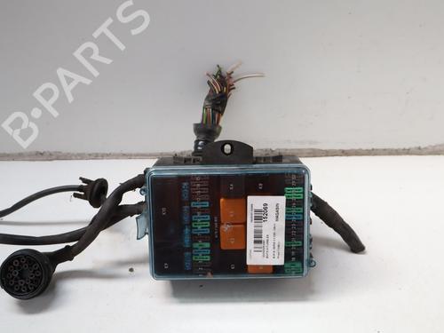Used Fuse box Fuse box 39218139 39218139