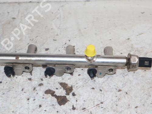 Used Injection rail Injection rail CITROËN C4 CACTUS 1.2 THP 110 (110 hp) 34640599 34640599