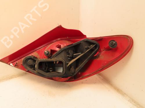 Venstre baglygte PEUGEOT 207 (WA_, WC_) 1.4 16V (95 hp) 28309841