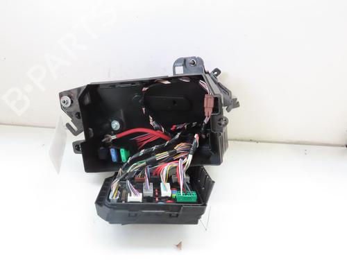 fuse-box-renault-clio-v-b7_-10-tce-100-b7mt-284b07078r-2019-21088416 main image