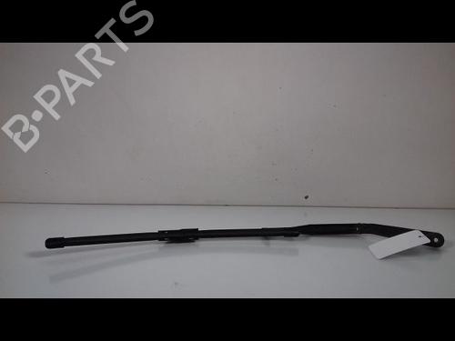 Used Front windshield wiper arm ALFA ROMEO 156 (932_) 1.9 JTD (932.A2B00, 932.A2C00) (115 hp) 14894234