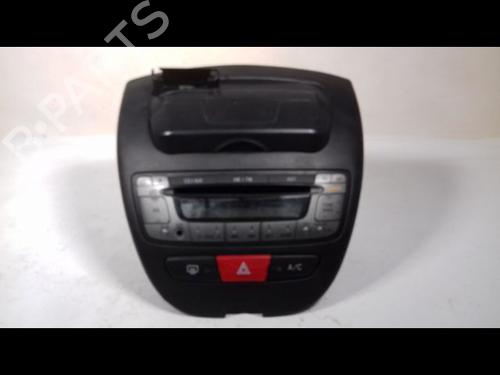 Used Radio Radio CITROËN C1 (PM_, PN_) 1.0 (68 hp) 8990771 8990771