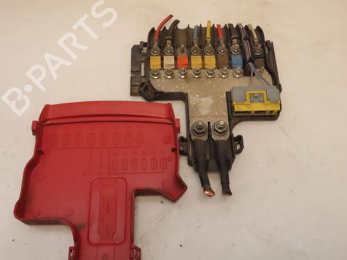 Used Fuse box Fuse box 25040674 25040674