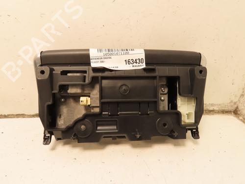 Display PEUGEOT 2008 I (CU_) 1.2 THP 110 / PureTech 110 (110 hp) 32377713