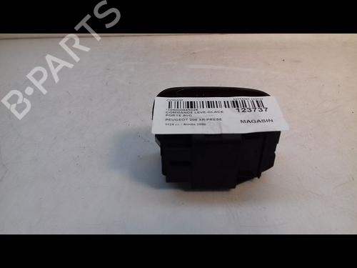 Used Left front window switch PEUGEOT 206 Hatchback (2A/C) 1.1 i (60 hp) 12262883