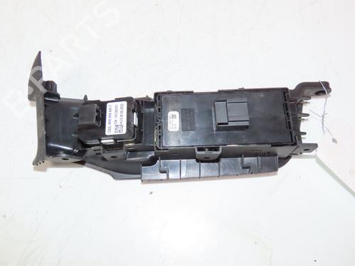 Used Left front window switch AUDI Q2 (GAB, GAG) 35 TDI (150 hp) 26968558