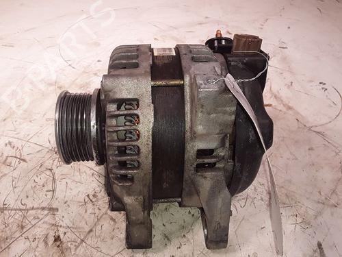 Used Alternator TOYOTA YARIS (_P9_) 1.4 D-4D (NLP90_, NLP90R) (90 hp) 8992200