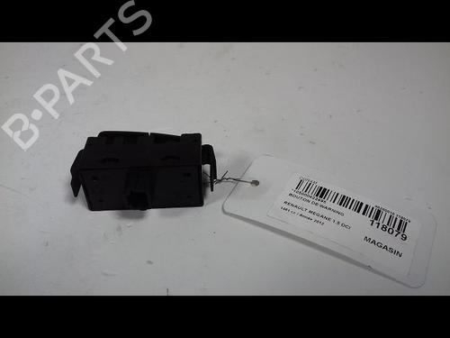 Used Warning switch RENAULT SCÉNIC III (JZ0/1_) 1.5 dCi (110 hp) 8991554