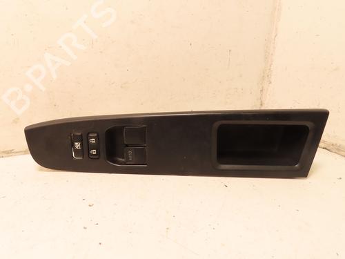Used Left front window switch TOYOTA YARIS (_P13_) 1.4 D (NLP130_, NLP130) (90 hp) 30953554