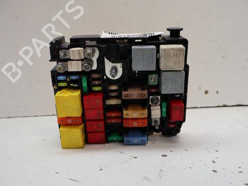 Used Fuse box Fuse box 39418918 39418918