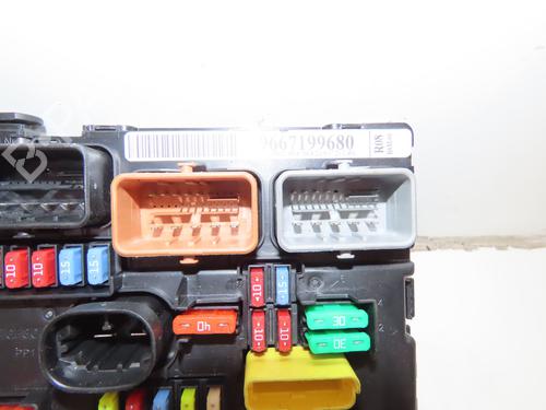 Used Fuse box DS DS 3 (SA_) 1.2 THP 110 / PureTech 110 (SAHNPS, SAHNZ6, SAHNZT) (110 hp) 27709973