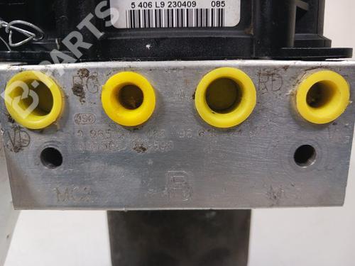Used ABS pump PEUGEOT 807 (EB_) 2.2 HDi (170 hp) 11747203