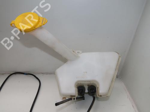 Used Windscreen washer tank TOYOTA YARIS (_P13_) 1.5 Hybrid (NHP130_) (101 hp) 27471364