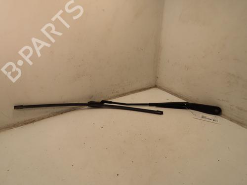 Used Front windshield wiper arm VOLVO V60 I (155) D4 (181 hp) 29442255