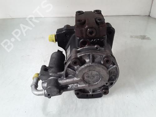 Used Injection pump VW GOLF VI (5K1) 1.6 TDI (105 hp) 8988428